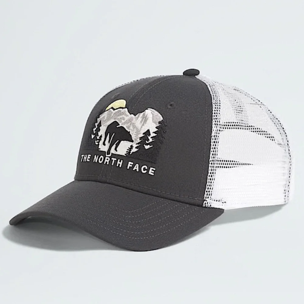 The North Face NEW Embroidered Mudder Trucker Hat Grey White Bear‎ Mountain Hat
